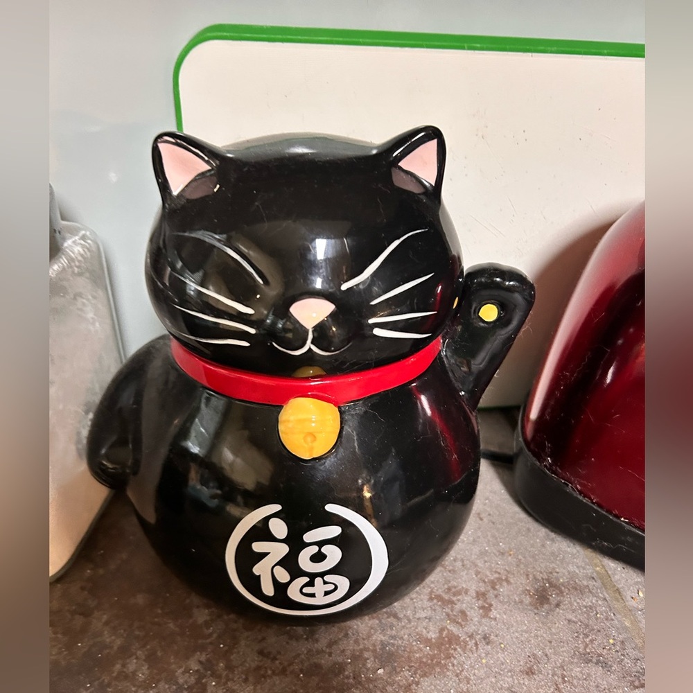 LUCKY CAT MANEKI-NEKO COOKIE JAR